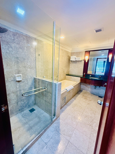 Bathroom 3, Alpha Suite at times square, Kuala Lumpur