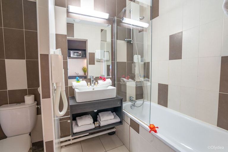 Bathroom 3, ADONIS ARLES BY OLYDEA, Bouches-du-Rhône