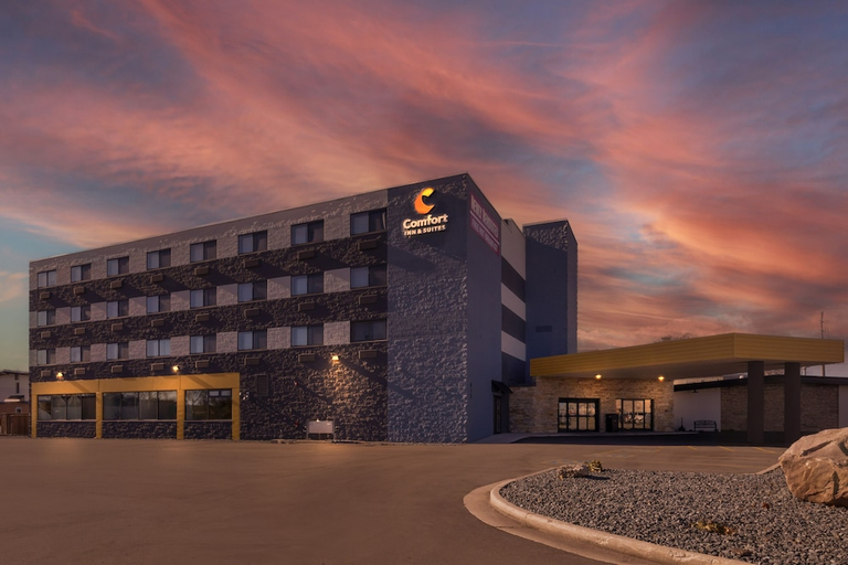 Exterior & Views 2, Comfort Inn & Suites Beaver Dam, Dodge