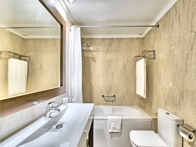 Bathroom 4, Meia Praia Lagos - Beach Club Apartments, Lagos