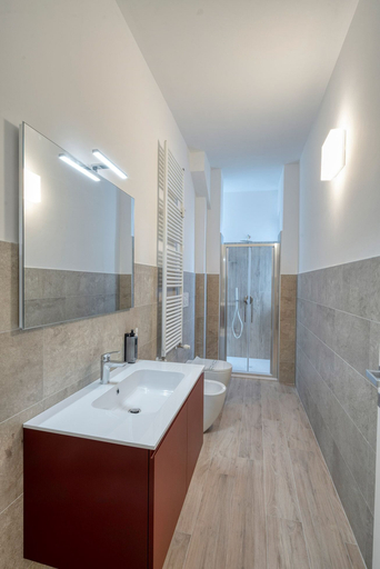Bathroom 5, Astoria Comfort Rooms, Bologna
