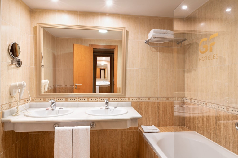 Bathroom 4, Gf Fanabe Formerly Fanabe Costa Sur Hotel, Santa Cruz de Tenerife