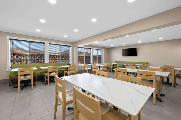 Food & Drinks 5, Country Inn Suites By Radisson Coon Rapids Mn, Anoka