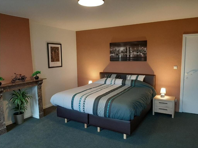 Bedroom 3, Le Tri Bèneu, Hainaut