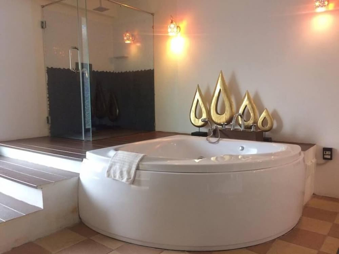 Bathroom 4, Vana Wellness Resort, Muang Nong Khai