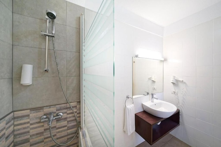 Bathroom 3, BLUESEA Bahia Fanabe and Villas, Santa Cruz de Tenerife