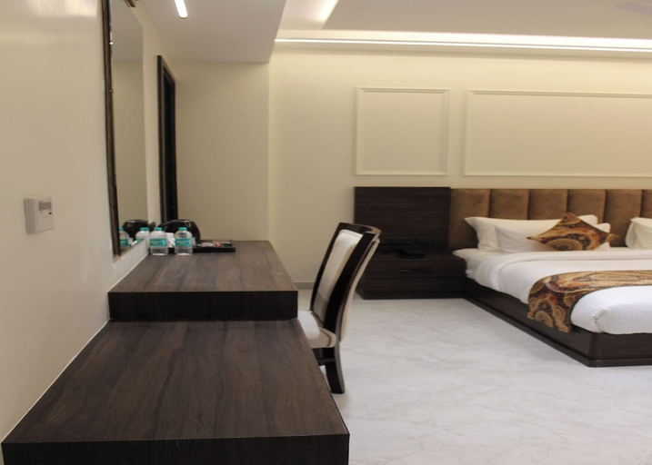 Room 5, Hotel Avnish, Agra