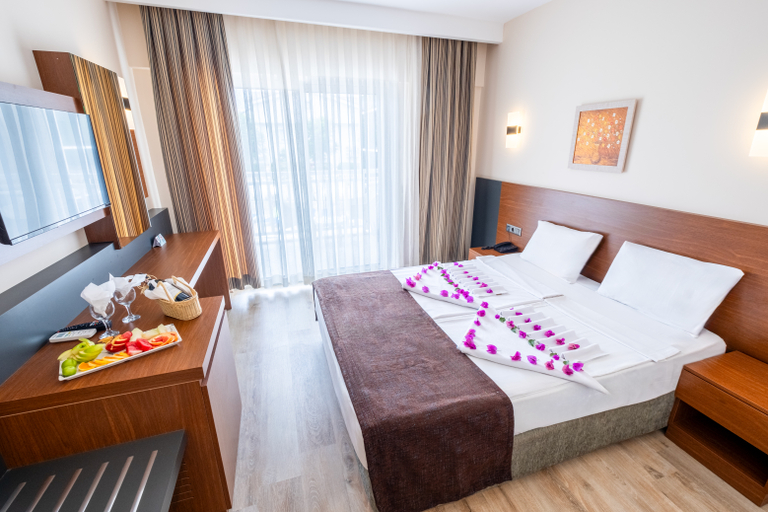 Bedroom 2, Viking Express Hotel, Kemer