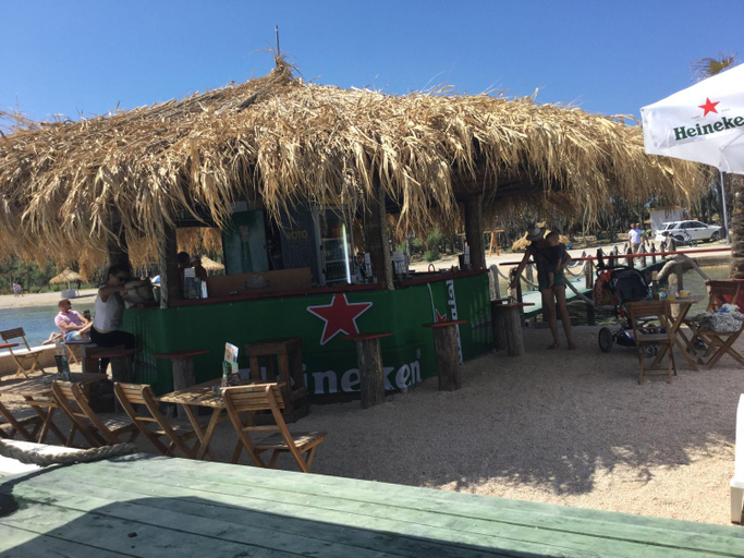 Food & Drinks, Apartments Albatross, Novalja