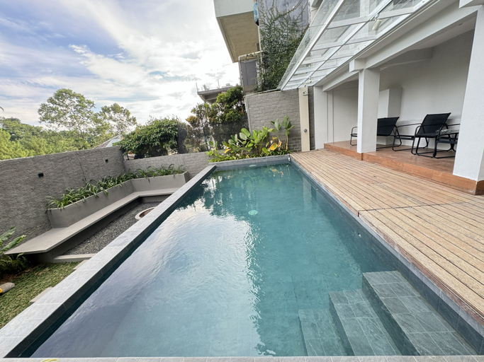 Others 2, Pestana Villa 4 bedrooms with private pool, Bandung