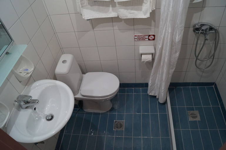 Bathroom 3, Brati Arcoudi, West Greece