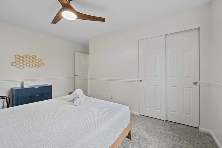 Room 5, Dublin Blue Haven - Home for 12, Franklin