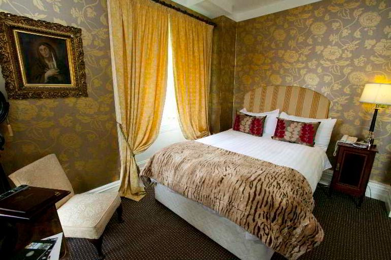 Bedroom, Ballyseede Castle