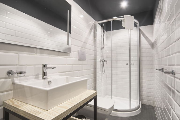 Bathroom 3, Mr. Todd Hotel