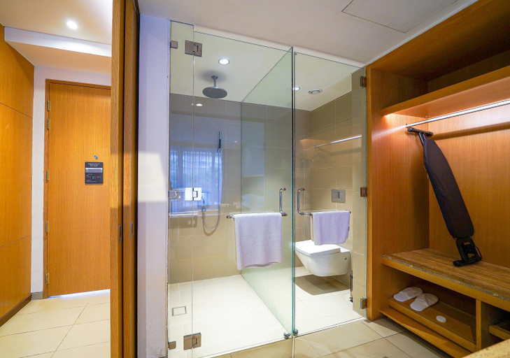 Bathroom 4, BLVD Club , Bangalore