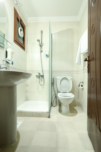 Bathroom 4, La Villa Suites Hotel, Doha