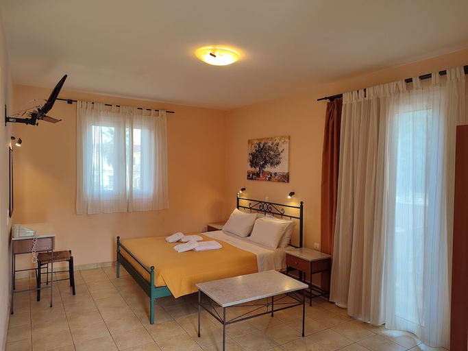 Bedroom 3, Elanthi Village Apartments, Ionian Islands