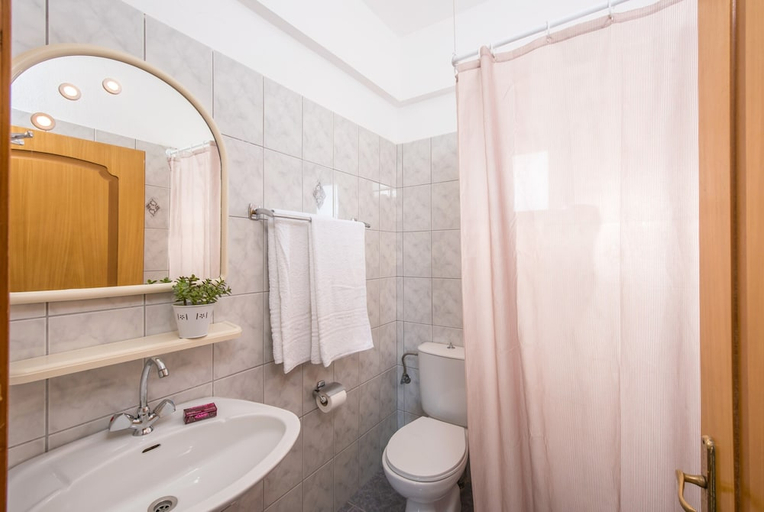 Bathroom 3, Elenas Beach Garden, Crete