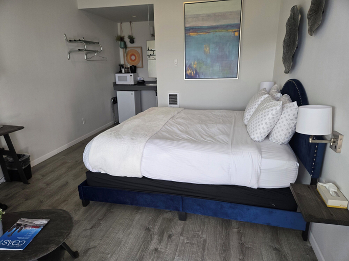 Room 2, Americas Best Value Inn Ocean Shores, Grays Harbor