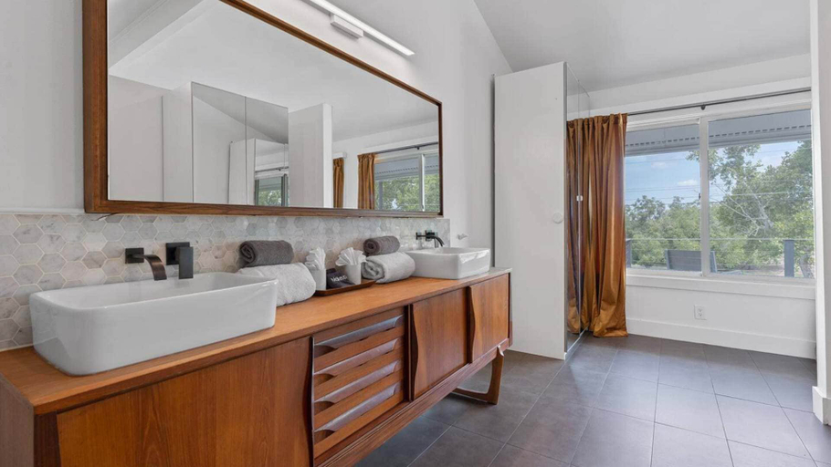 Interior 3, Upstay Modern Home Near Golf Course and Downtown, Travis