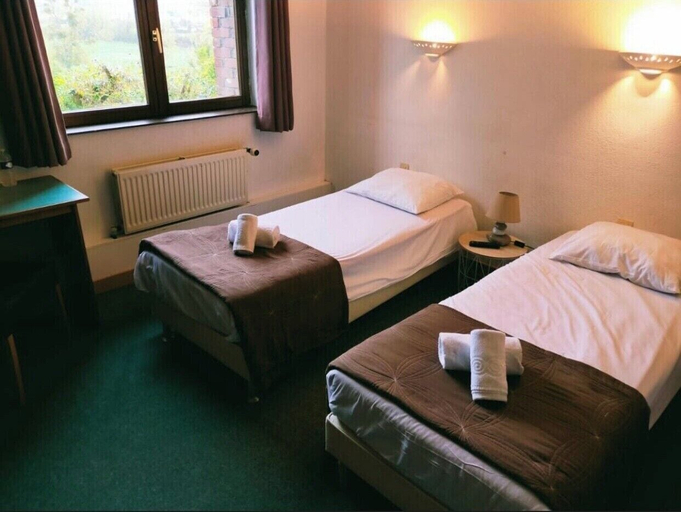 Bedroom 3, Hôtel restaurant l'Eolienne, Seine-Maritime