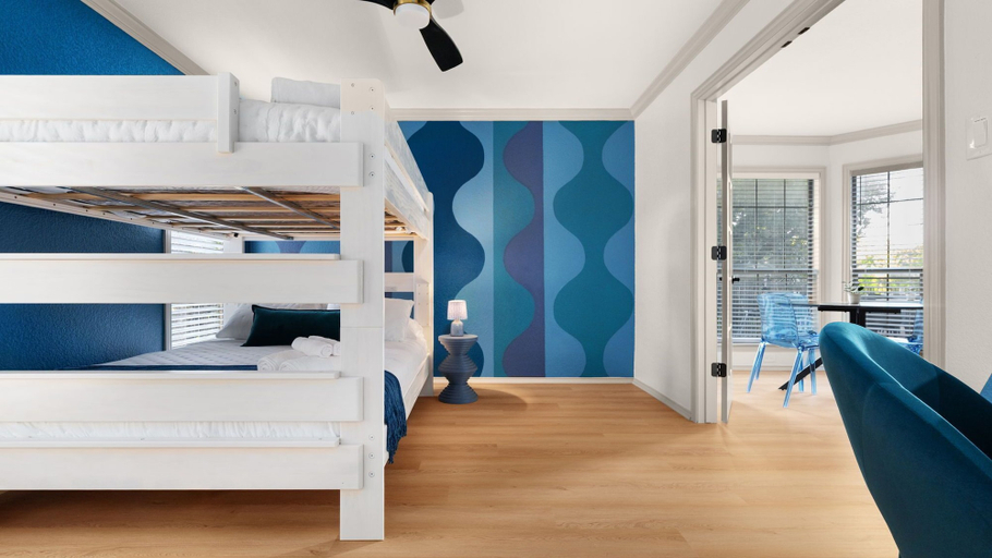 Room 4, Warbler Drive, Travis