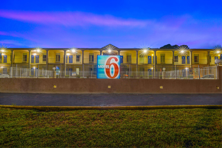 Exterior & Views 5, Knights Inn Americus, Sumter