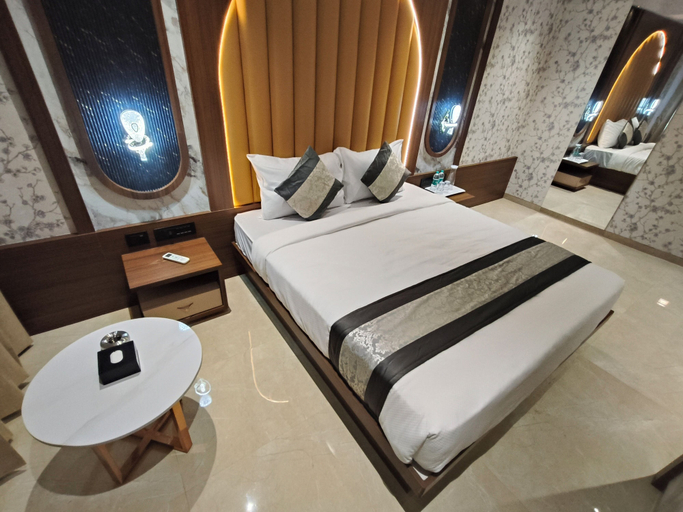 Room 2, Hotel Saffron Grand Thane, Thane