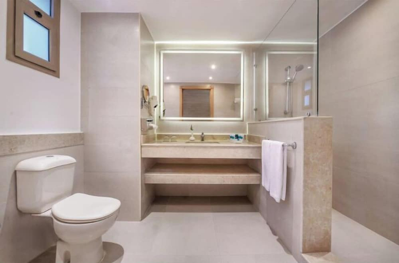 Bathroom 5, JAZ Little Venice Golf Resort, 'Ataqah