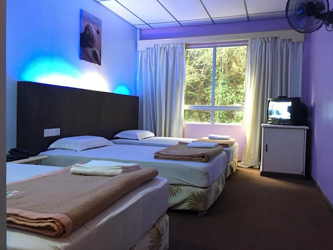 Bedroom 2, Hotel Hsiang Garden, Sandakan