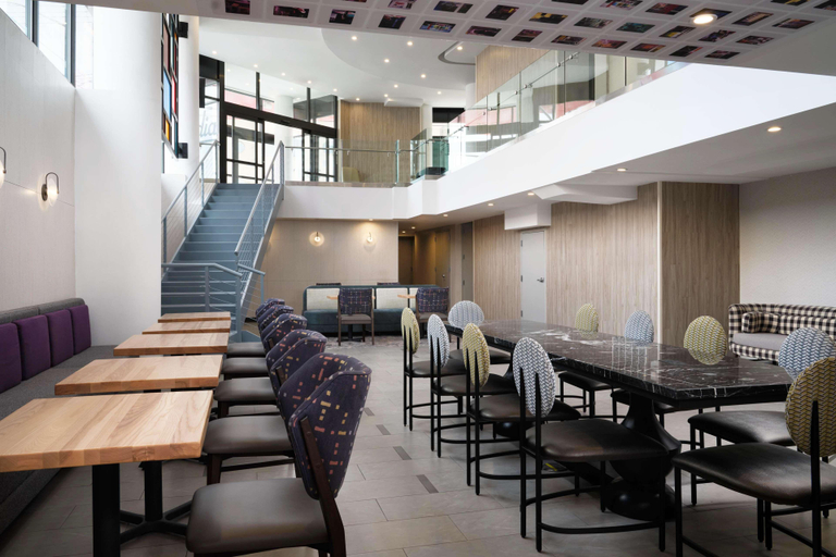 Food & Drinks 5, Hampton Inn Long Island City NY, New York