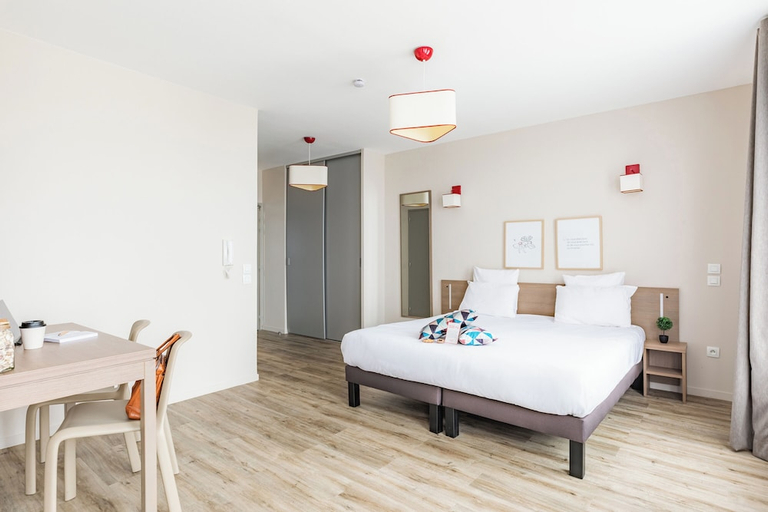 Bedroom 3, Appart'City Confort Cherbourg Centre Port, Manche