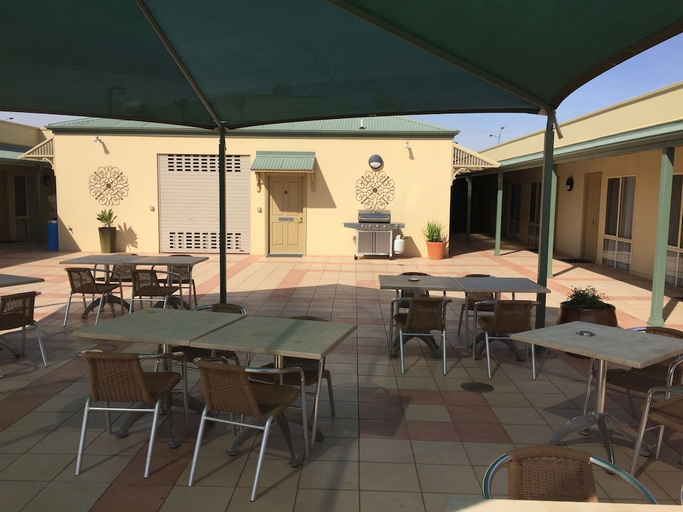 Others 5, Crystal Inn, Gr. Bendigo - Inner East