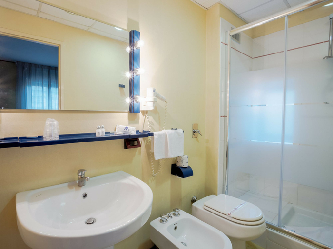 Bathroom 4, Torreata Residence Hotel, Palermo