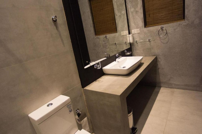 Bathroom, Kevans Casa City Hotel, Mahiyanganaya
