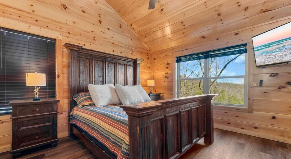Room 2, The Great Smoky Haven, Sevier