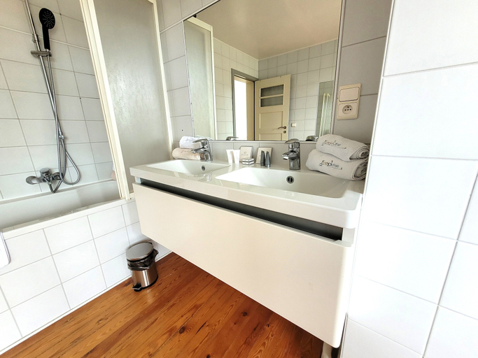 Bathroom 2, Vakantiehuis d'Ereplatse, West-Vlaanderen