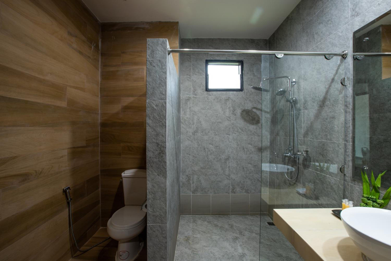 Bathroom 5, Pimann Inn Hotel, Muang Chiang Rai