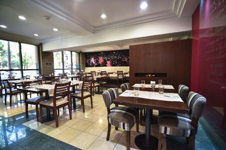 Food & Drinks 4, Portal Plaza Suites, Capital