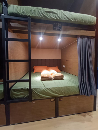 Bedroom 3, Autumn Living Hotel Capsule, Surabaya