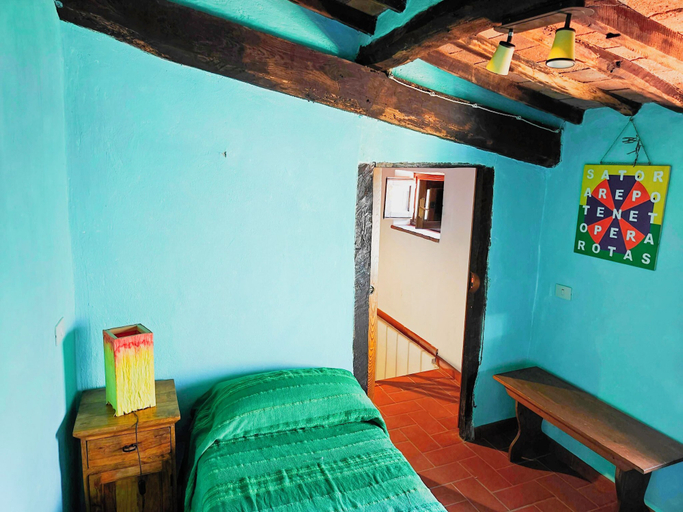 Room 4, Casa Rosa, Lucca