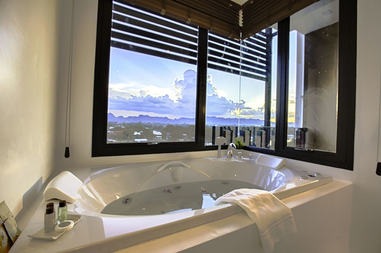 Bathroom 4, NATEE THE RIVERFRONT HOTEL KANCHANABURI, Muang Kanchanaburi