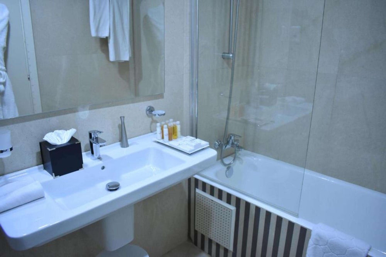 Bathroom 5, Verdi Tunis Beach Resort, La Marsa