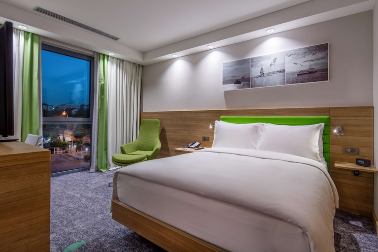 Bedroom 3, Hampton by Hilton Istanbul Zeytinburnu, Fatih