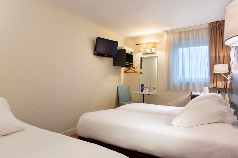Bedroom 2, Comfort Hotel Paris Porte d Ivry, Val-de-Marne