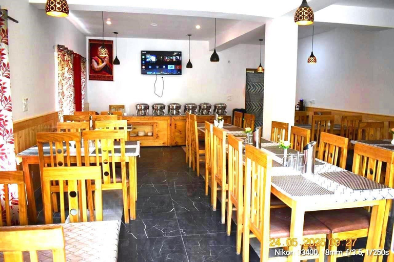 Dining 2, The Snowpeak Hunder, Leh