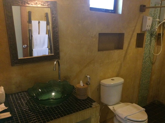 Bathroom 5, Him Naam Pai Resort, Pai