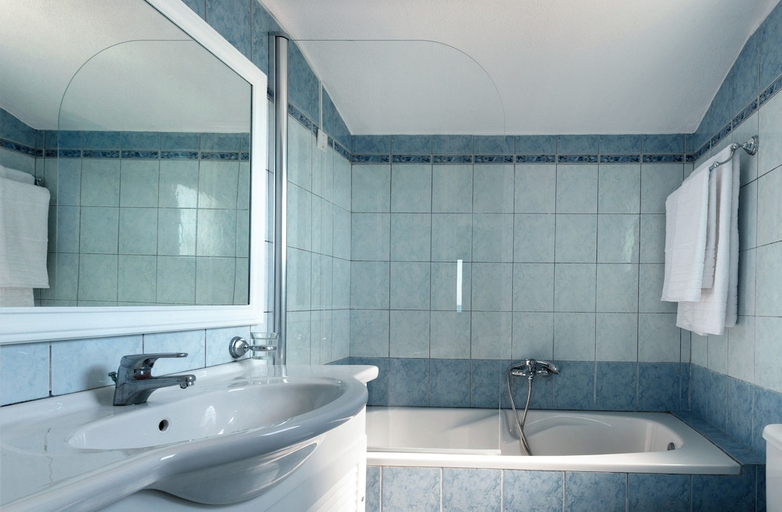 Bathroom 3, Ammoudia Maisonettes, Ionian Islands