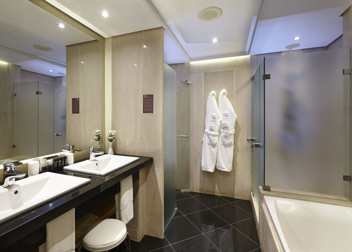 Bathroom 4, The Cliff Bay, Funchal
