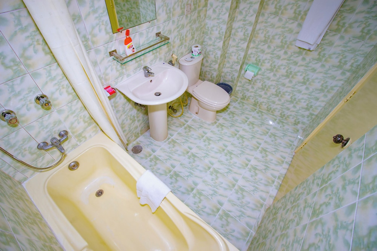 Bathroom 3, LAUREL HOTEL, Dhaka